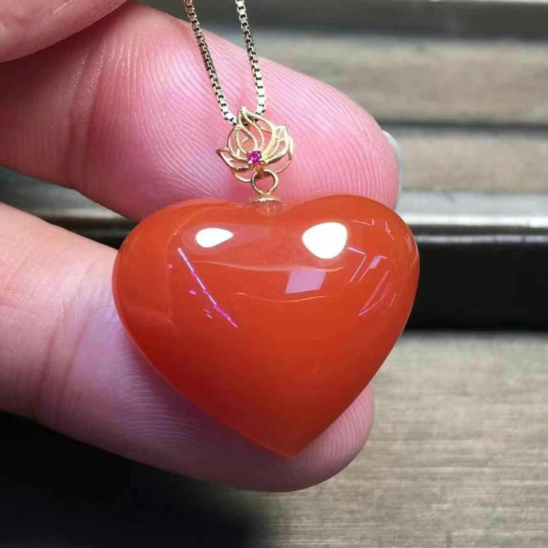 保山南红杨柳料爱心吊坠18K金+红宝石镶嵌盐源和田玉手镯锁骨链女