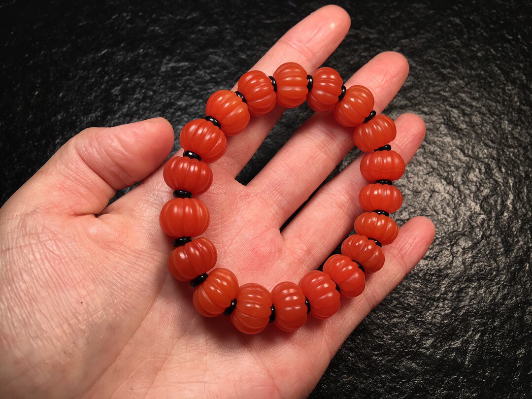 保山南红玛瑙南瓜珠手链牛血红包浆柔光锦红飞碟苹果珠手串吊坠男