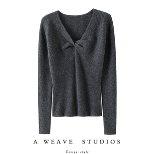 秀场之作!扭结V领100%纯山羊绒衫女纯羊绒毛衣针织打底衫秋冬