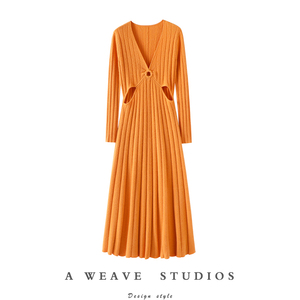 瞬变气质阔太！大克重！V领100%纯山羊绒百褶连衣裙子女过膝长款