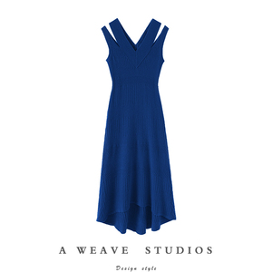 好惊艳的美~露肩V领鱼尾裙摆羊绒连衣裙中长款针织吊带裙秋冬新款