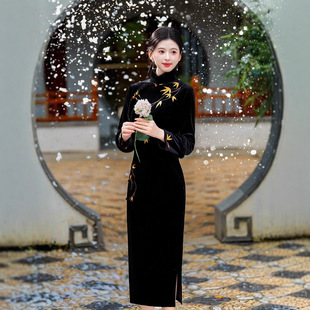 苏旗坊新中式年轻款高端黑色丝绒绣花旗袍长袖2025秋季绝美女日常