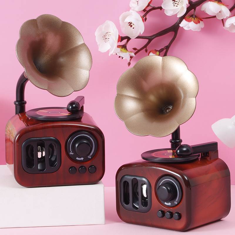 Creative retro phonograph model clockwork music box Music