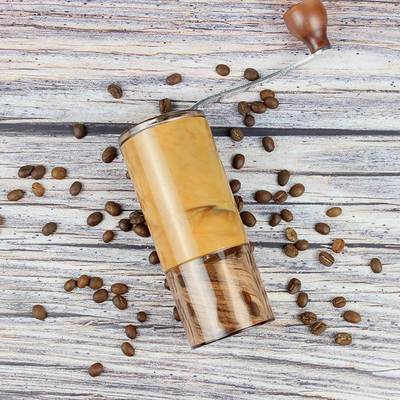 Spot wholesale portable hand-cranked coffee machine