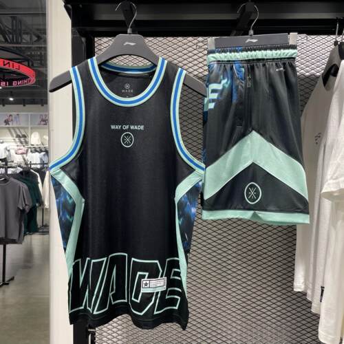李宁比赛上衣短裤韦德