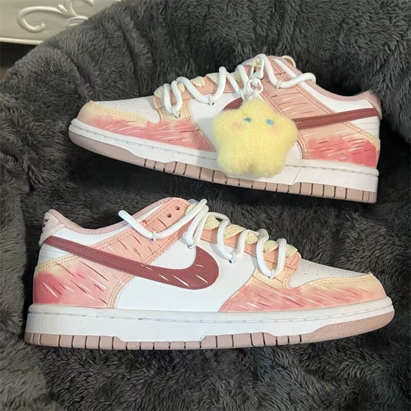 【球鞋定制】耐克 NIKE DUNK LOW 流星 女低帮粉色系休闲百搭板鞋