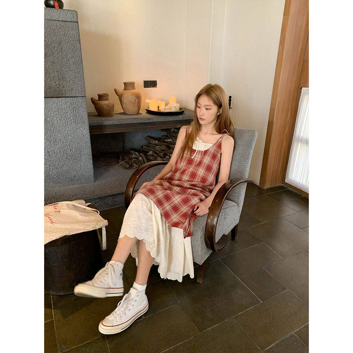甜美可爱拼接红格纹吊带裙女清新简约小众宽松高级感通勤连衣裙潮