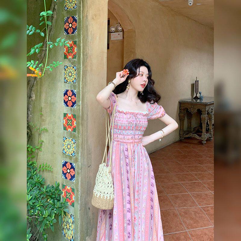 夏日光影法式复古碎花收腰连衣裙2025年夏季新款气质优雅淑女裙子