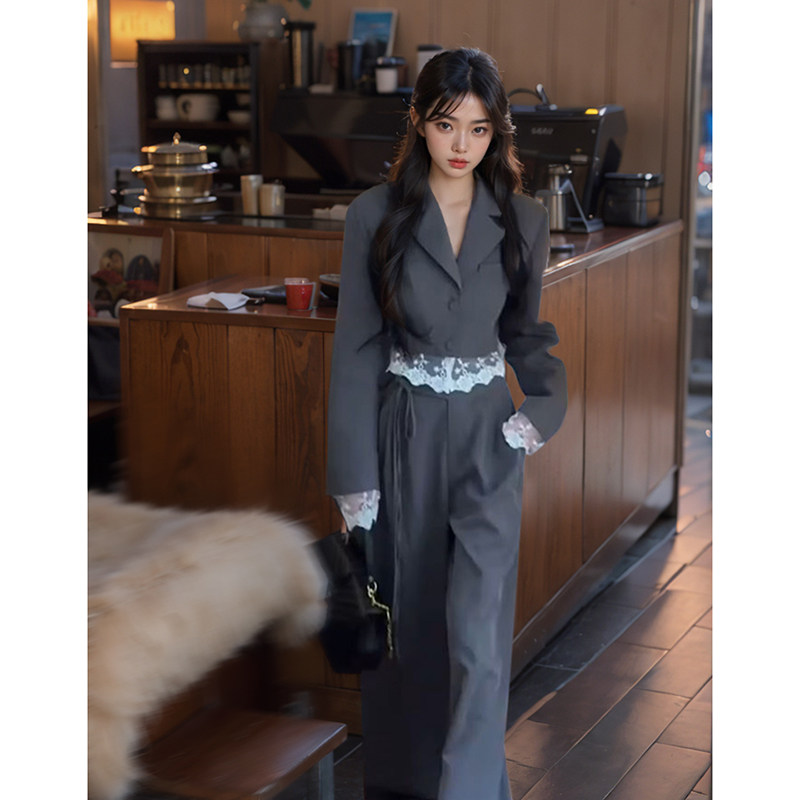新款时尚蕾丝拼接西装外套+长裤两件套春季百搭气质设计套装