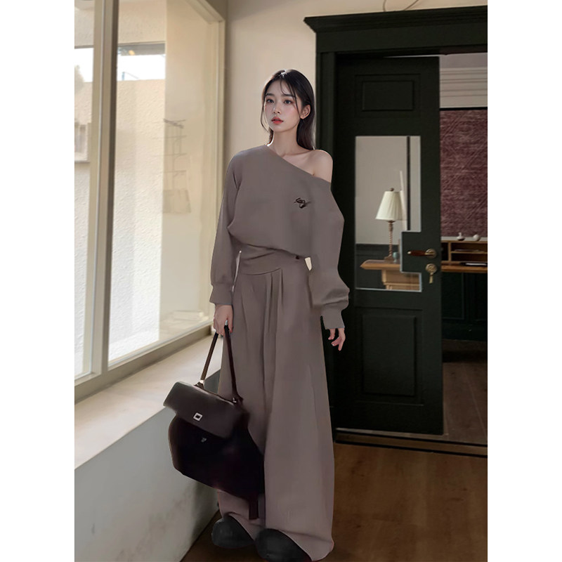 灰色休闲运动套装女装春季新款一字斜肩长袖上衣阔腿裤两件套