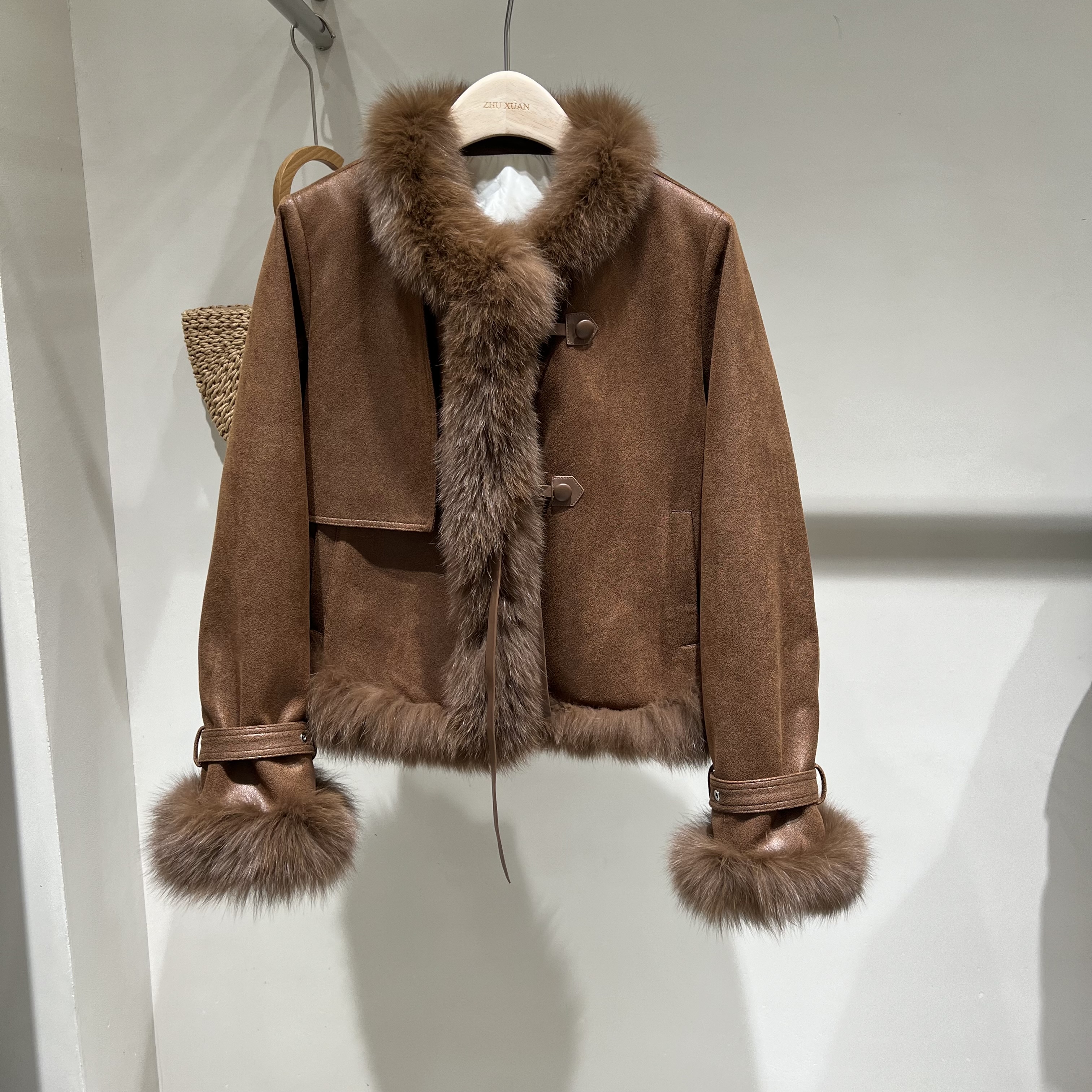 轻奢高端狐狸毛领羽绒服皮草外套