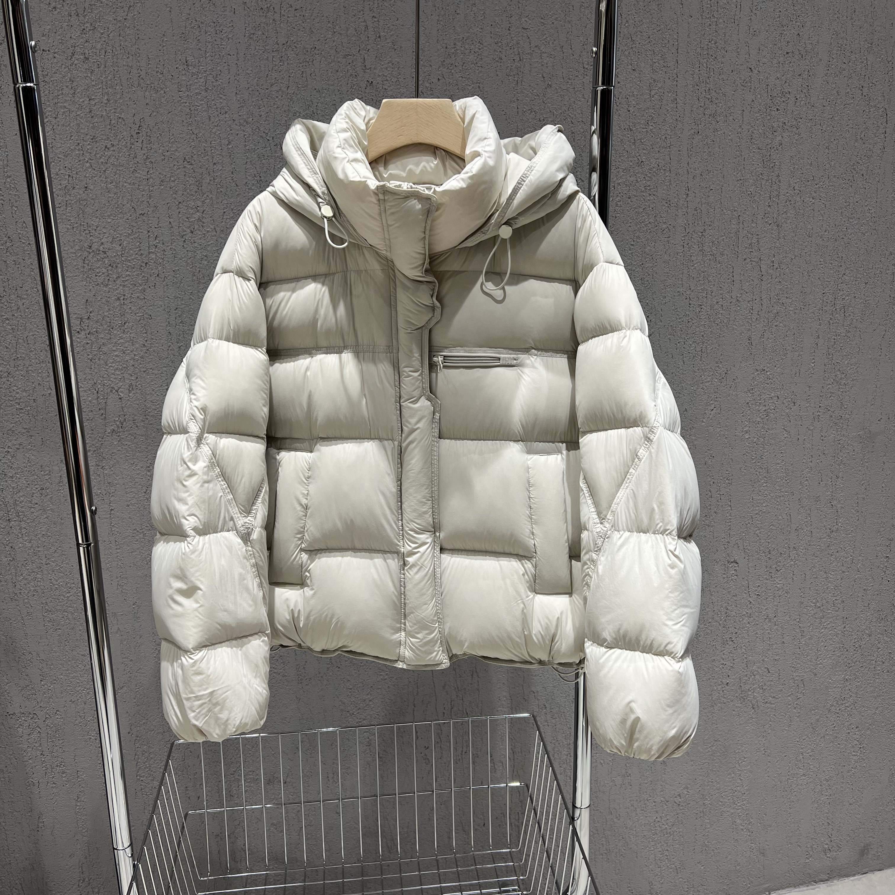 时尚短款连帽羽绒服90白鸭绒外套