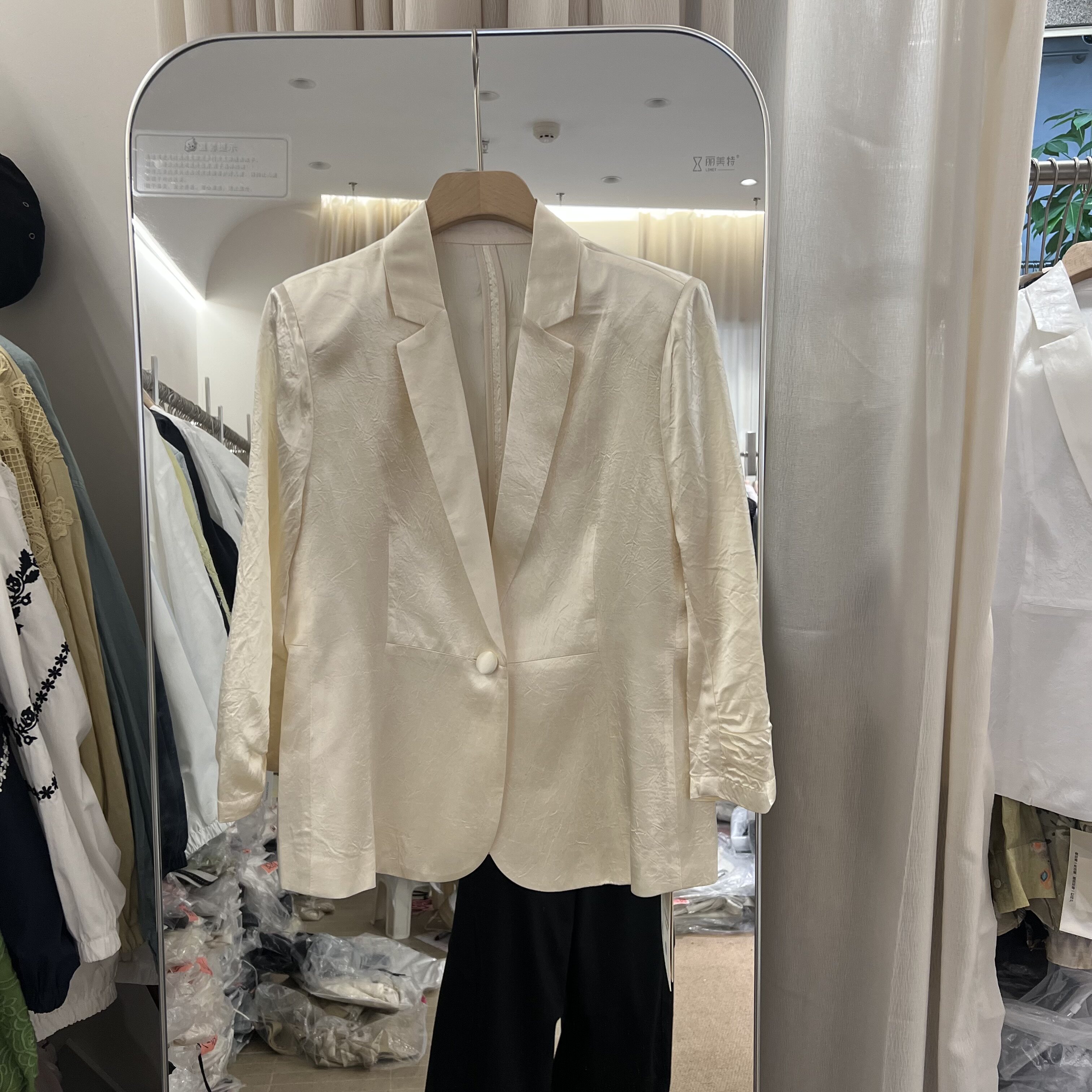 薄款七分袖醋酸防晒小西装外套女2026夏季新款气质高级感西服上衣