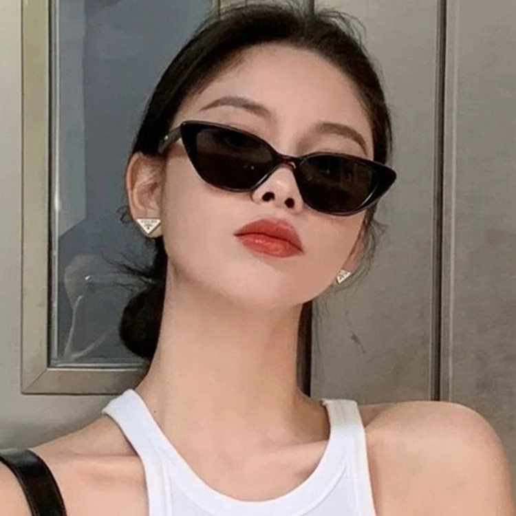 法国Cherry Kitty复古三角猫眼小脸墨镜女高级感ins黑色小框防晒