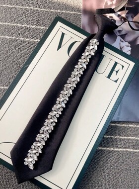 A Original Niche Design, Shiny and Elegant Rhinestone Decora