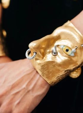 Exaggerated Vintage Alloy Plated Eyes Cuff Bracelet For Wome