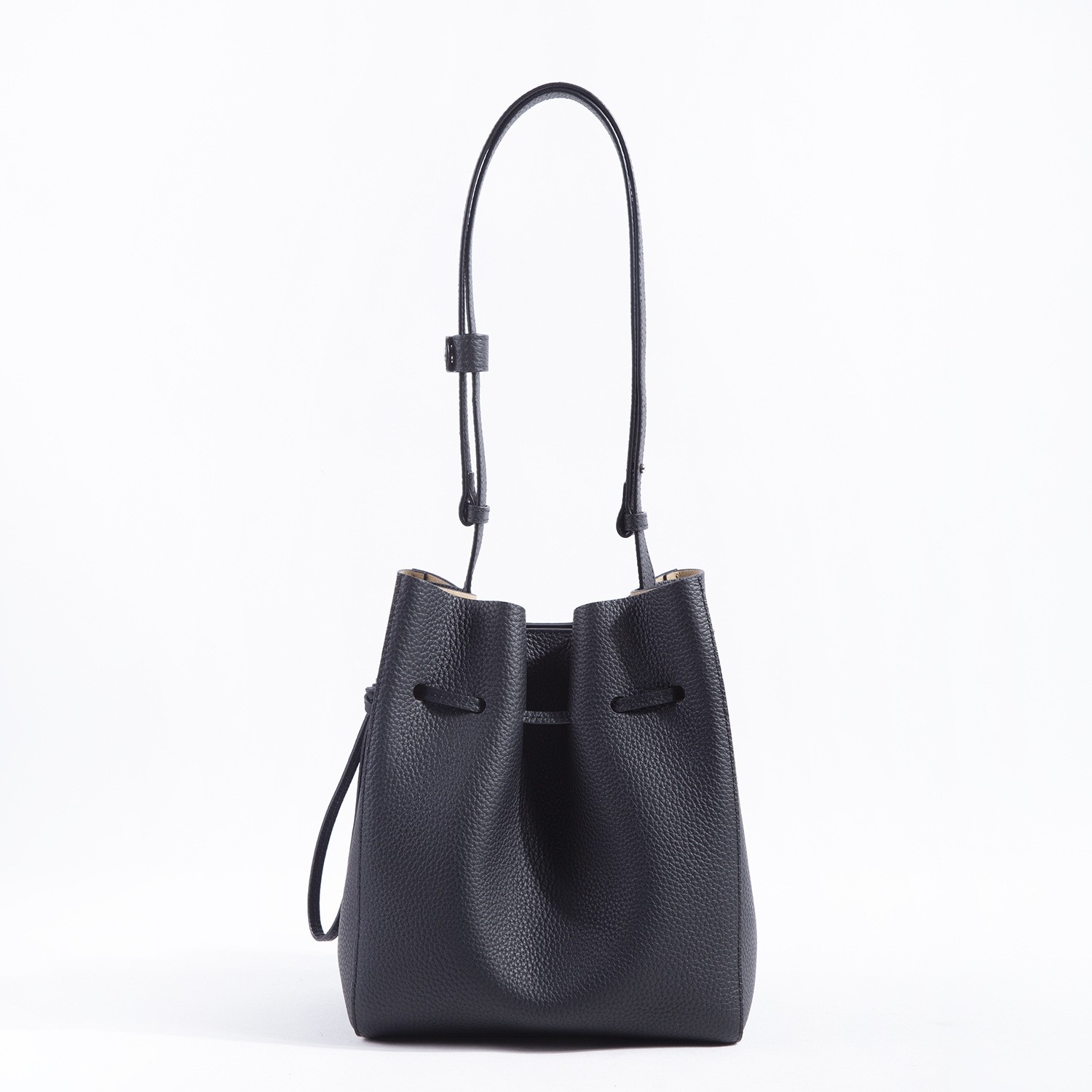 Ownjade Studio韩国小众设计师款手提抽绳水桶包头层牛皮单肩包,箱包皮具/热销女包/男包,水桶包,淘宝优惠券,粉丝福利购,淘宝优惠卷