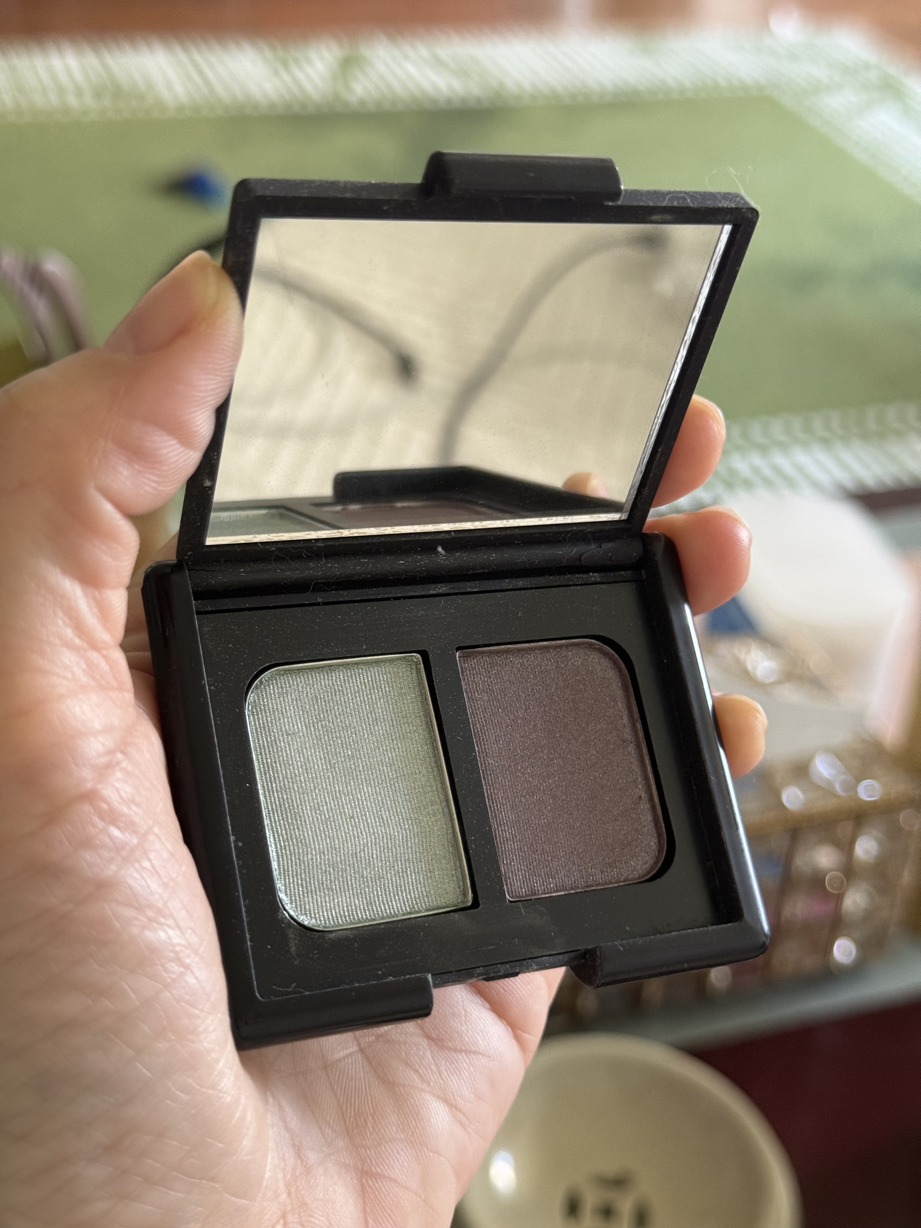 NARS 旧版双色眼影habanera实拍外壳胶粘酒精擦过变光滑了接受拍