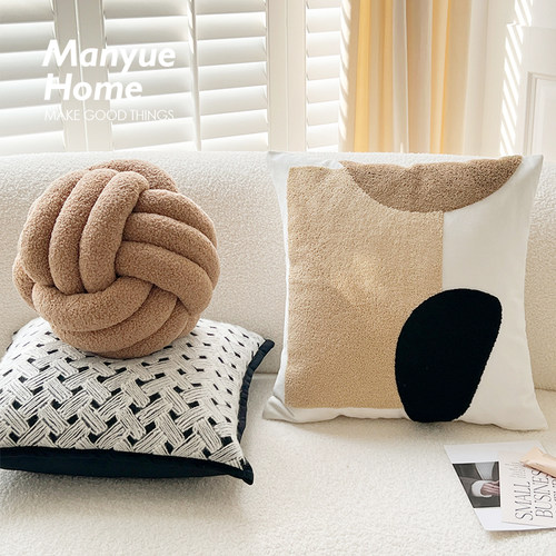 蔓越家北欧满绣抱枕靠垫泡芙球