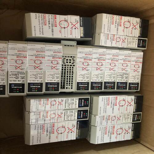 {雅致商行}MR-J2M-P8B-SPP8A70DU40DU20