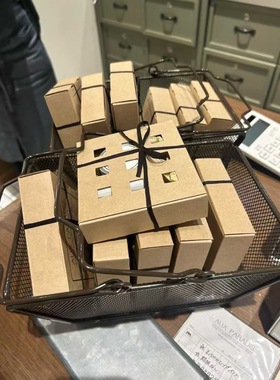 现货日本Aux Paradis驴牌鸢尾花护手霜唇膏套盒 含手提袋