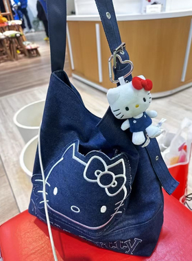 日本正品sanrio三丽鸥kitty爱心扣挂件 jisoo权志龙同款 拿命保真