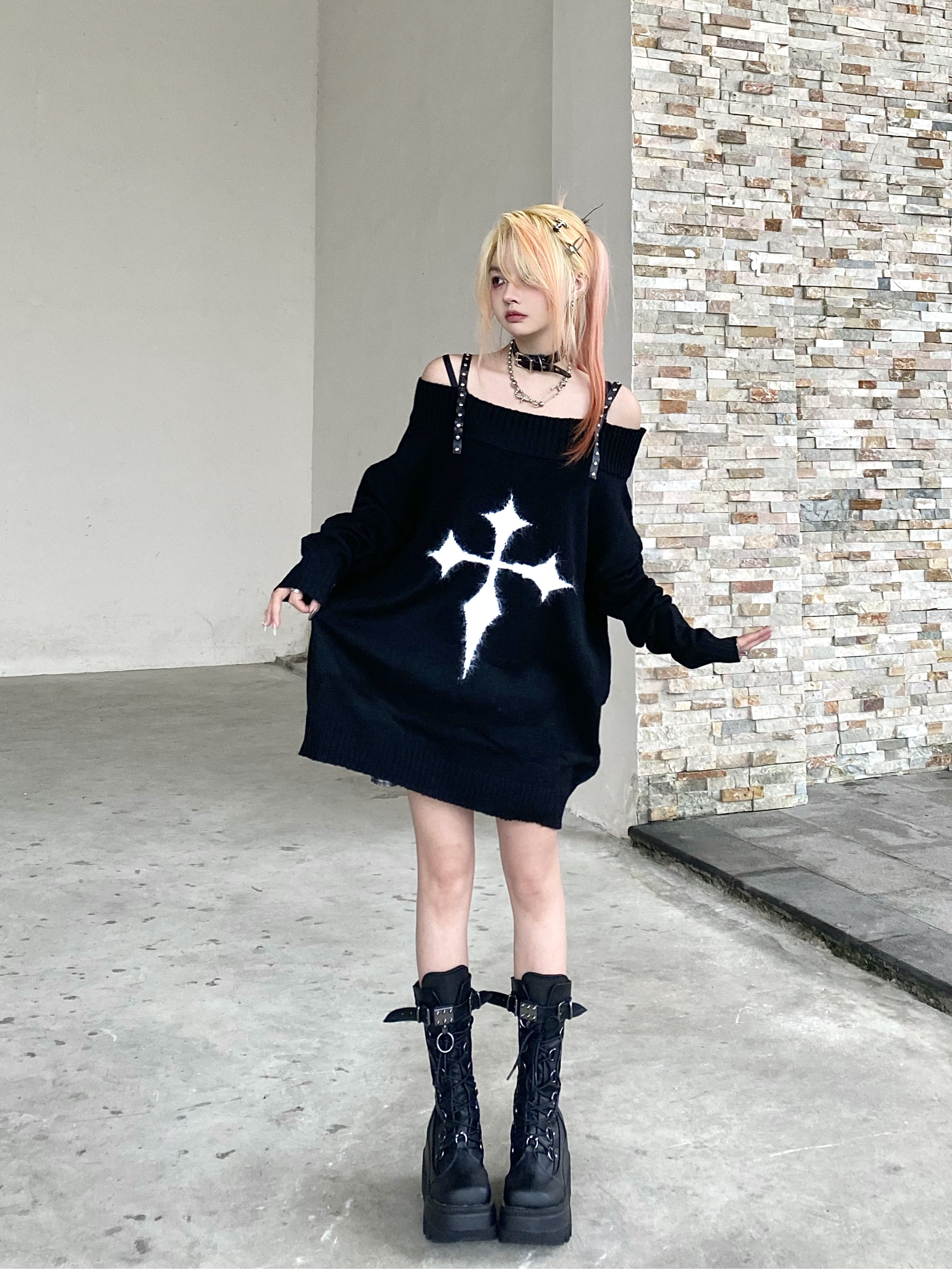 一字肩朋克十字架宽松露肩