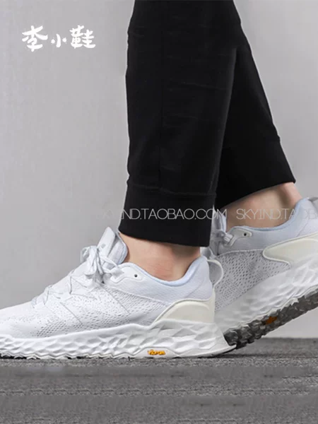 Товары от 李小鞋运动正品