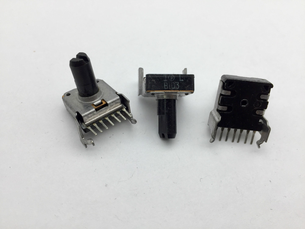 日本NOBLE贵族RK14双联电位器B10K带中心定位轴长13MM