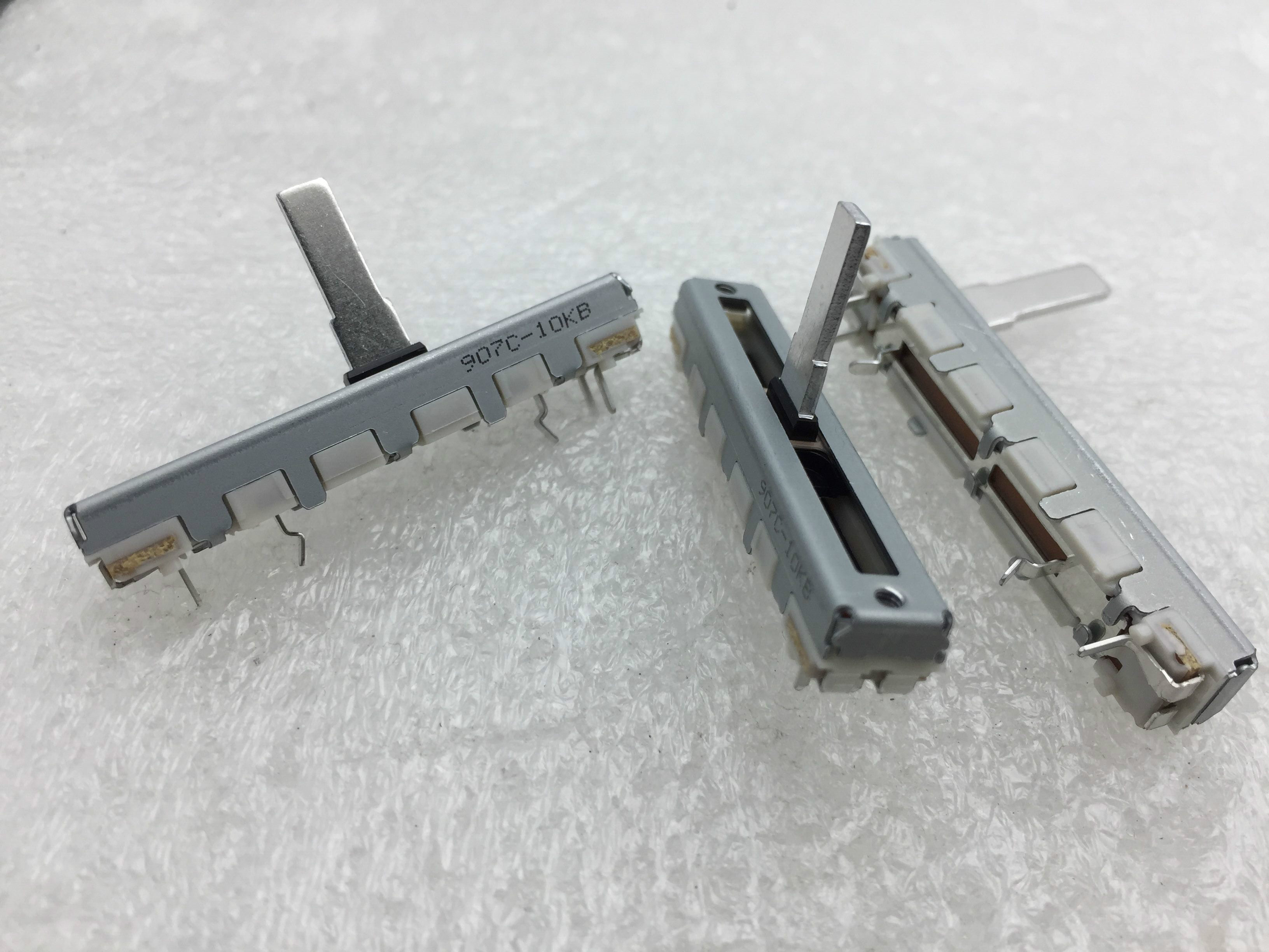 ALPS阿尔卑斯RS30111A602N单联直滑电位器4.5MMB10K 15mm轴