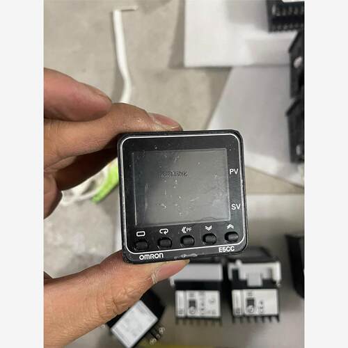 欧姆龙温控器E5CC-CX2DU