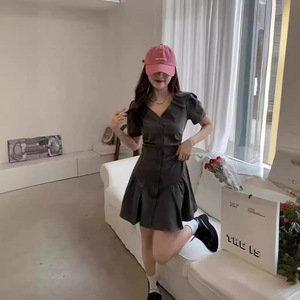 2024年新款polo绿色衬衫连衣裙子夏季短裙设计感早春女装店长推荐