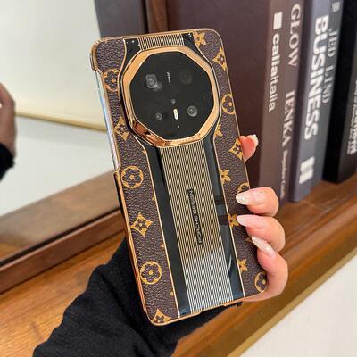 适用华为Mate70Pro+电镀保时捷款套秒变RS外壳壳mate60RS非凡大师mate70RS壳 星花棕【高端鎏金保时捷设计】