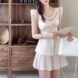 不过还原美貌 纯欲透感蕾丝花边v领收腰小飞袖上衣女抹胸法式穿搭