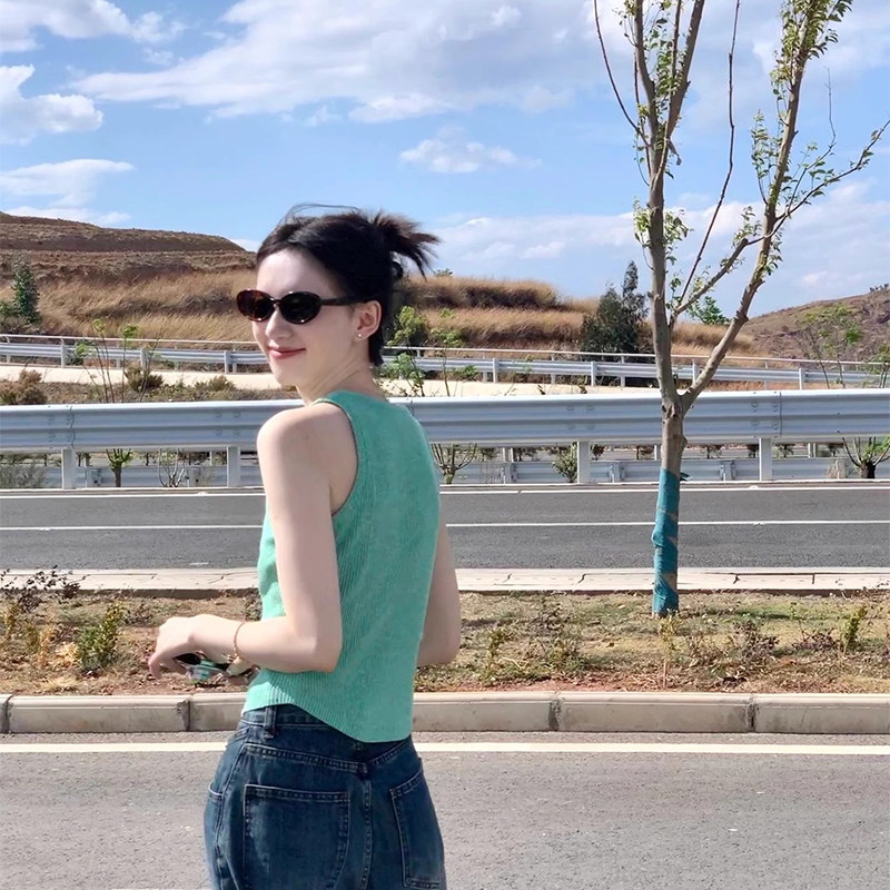 法式小清新绿色削肩无袖吊带背心女内搭夏季外穿甜辣针织t恤上衣