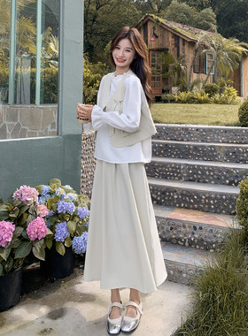 现货2D078-T1942-P185K268 衬衫+蝴蝶结马甲+压褶半裙3件套