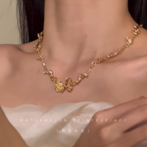 「鎏金双蝶」金色蝴蝶项链女款2025新款高级感轻奢小众锁骨链配饰