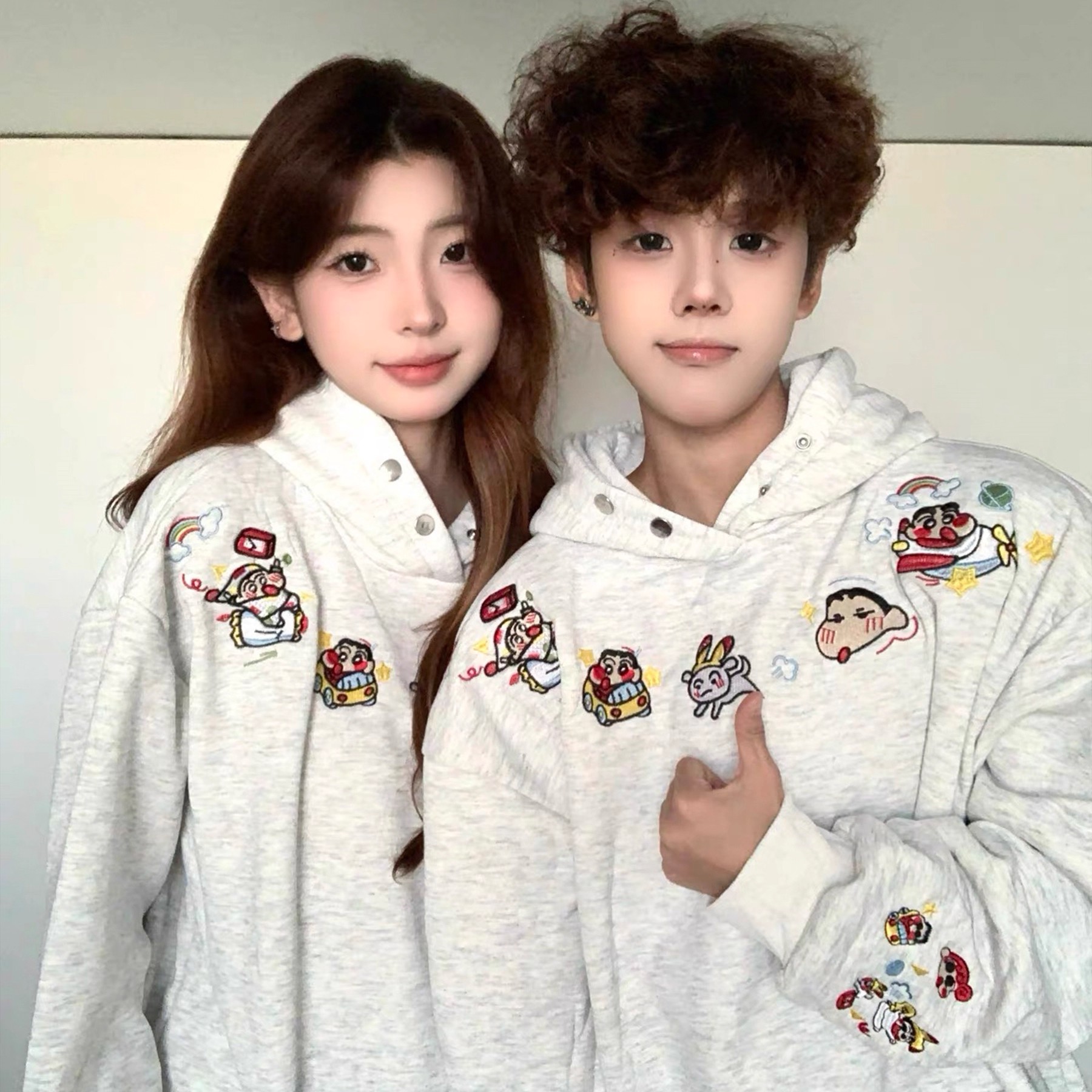 美式重磅刺绣蜡笔小新乐园卫衣女