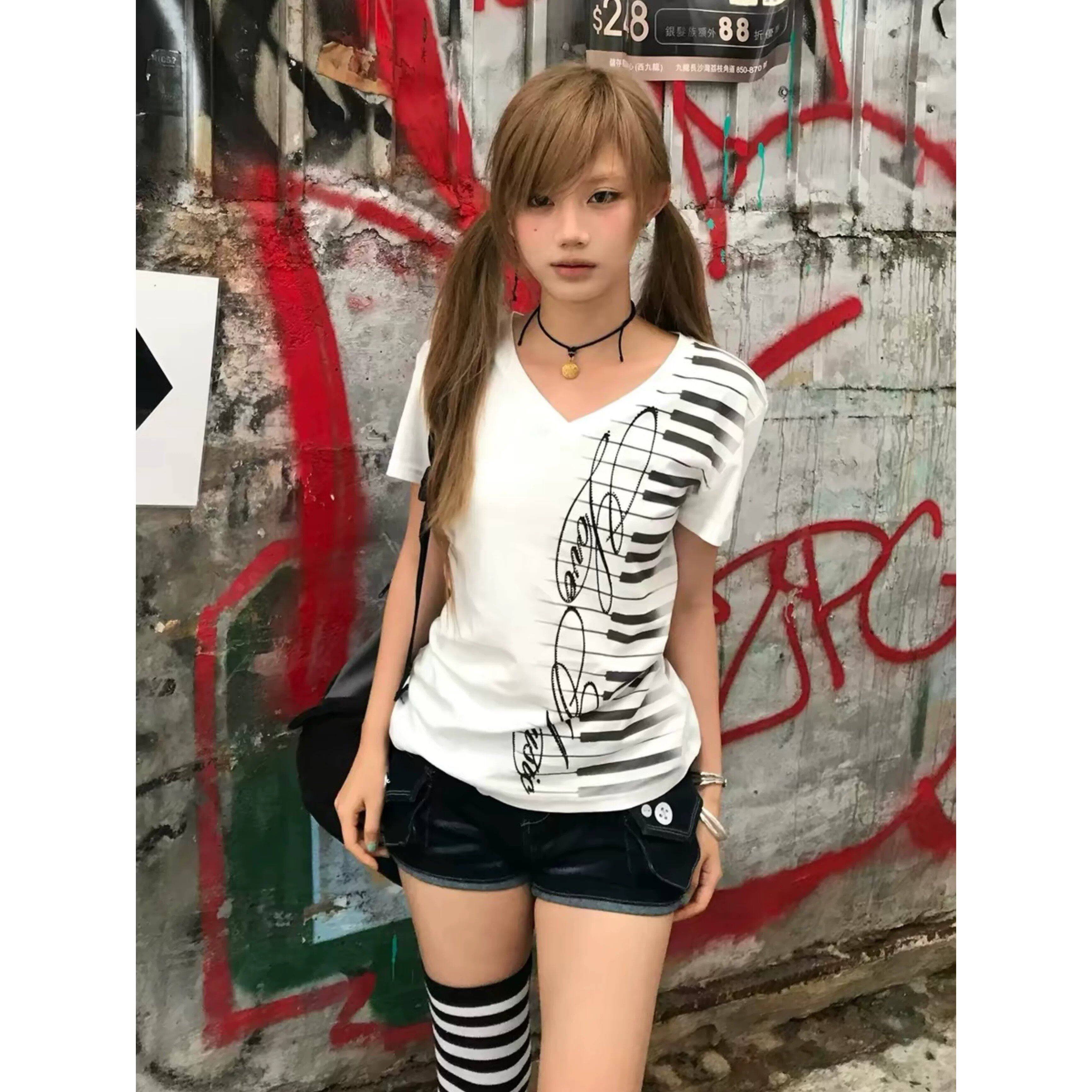 美式潮流V领钢琴连体字母印花短袖t恤女夏季新款纯棉情侣同款上衣