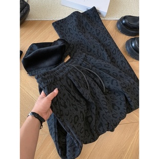 慵懒风宽松高腰休闲直筒裤 新款 女冬季 品牌折扣加绒毛呢豹纹阔腿裤