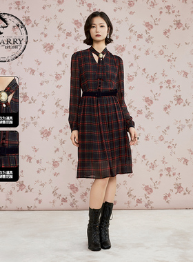 D-HARRY/迪哈利2025秋季新款休闲红色格纹长袖连衣裙DH253J90678B