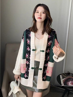 秋冬新款羊绒开衫中长款女小众 针织复古毛衣外套牛角扣宽松