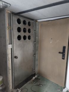 304不锈钢洞洞门