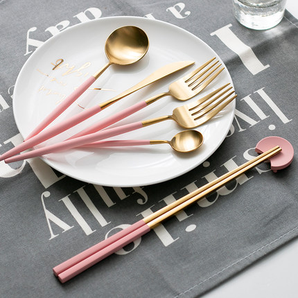葡萄牙创意桃粉金304不锈钢牛排刀叉勺筷子水果叉礼盒套装西餐具