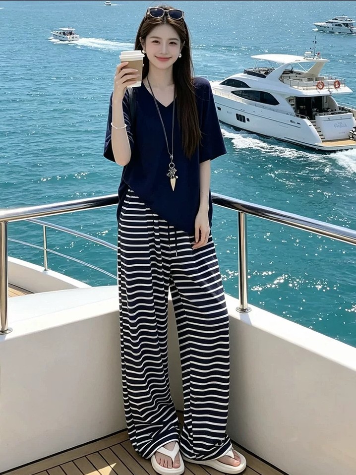 休闲运动套装2026新款夏季韩版宽松设计感条纹阔腿裤两件套显廋