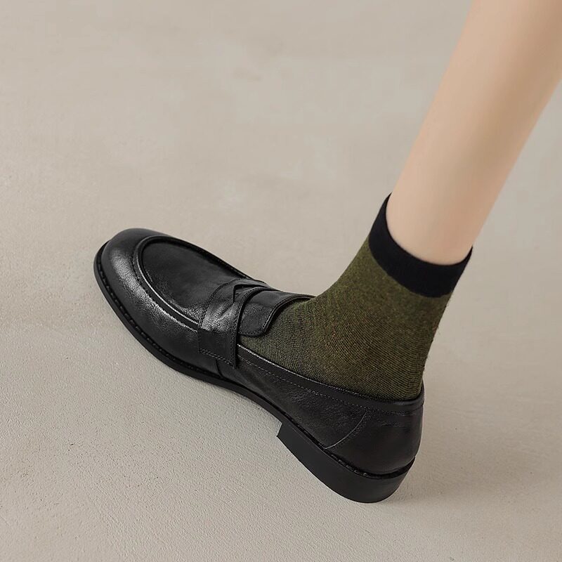 软羊皮黑色平跟乐福鞋女