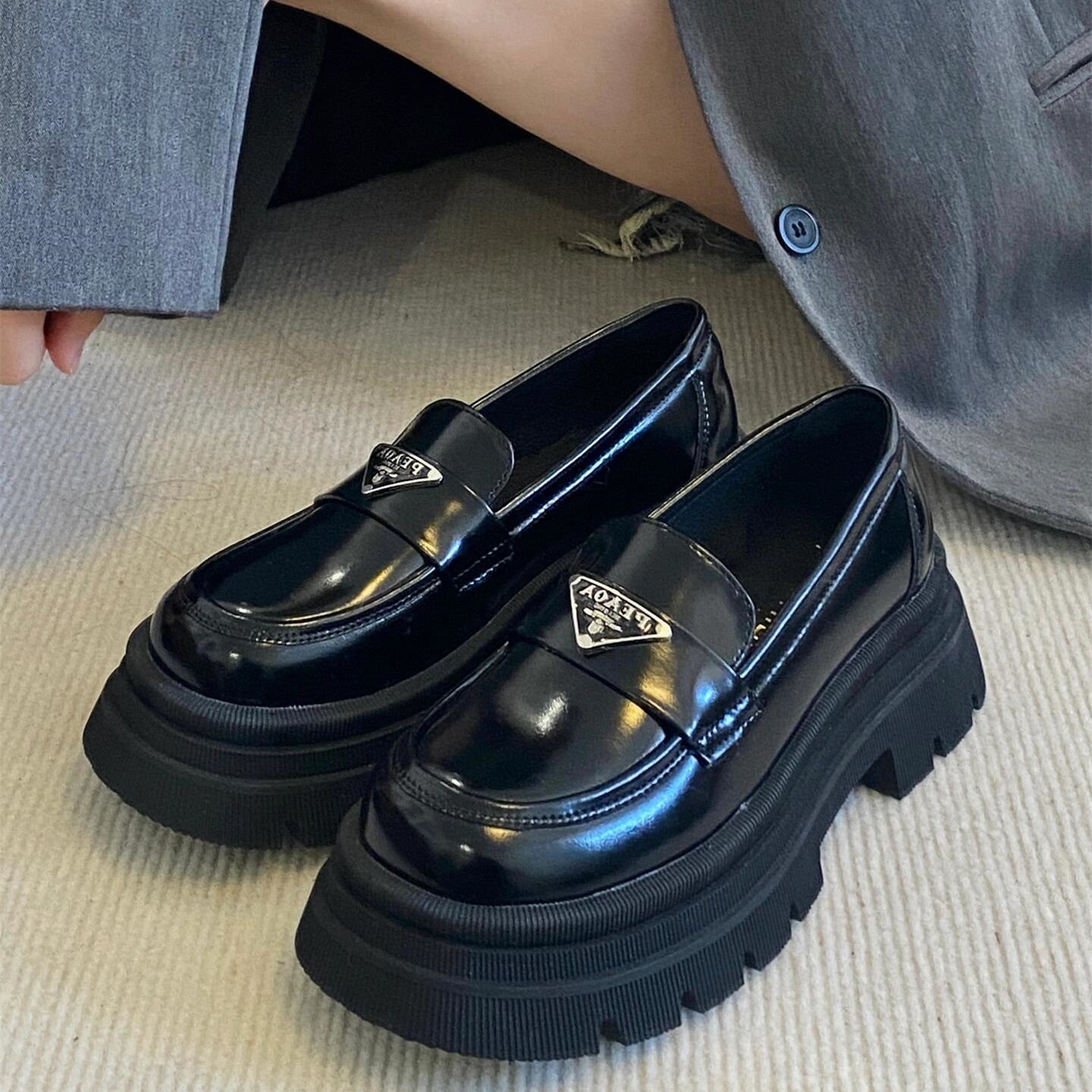 牛皮版~厚底增高三角标小