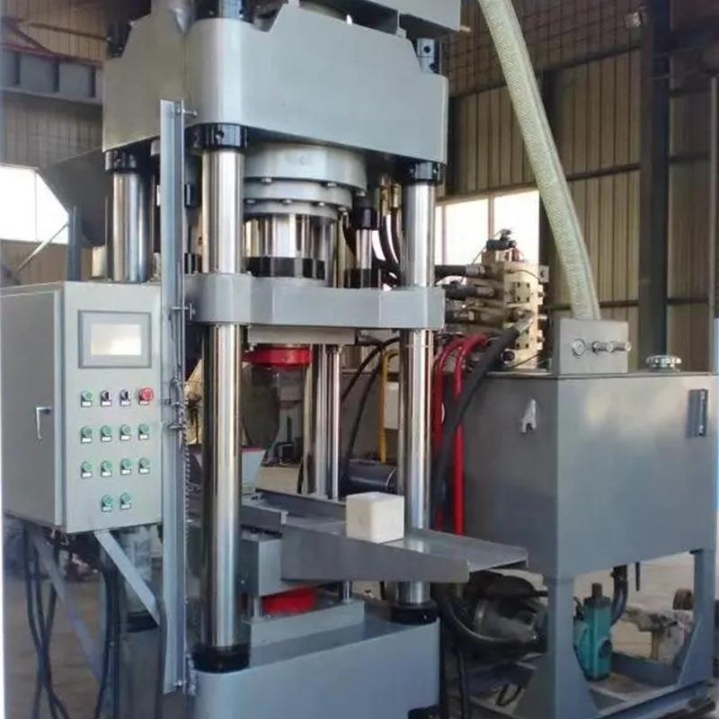 厂家直供牛羊舔砖工业盐矿物质舔盐压块机盐砖成型液压压机厂家