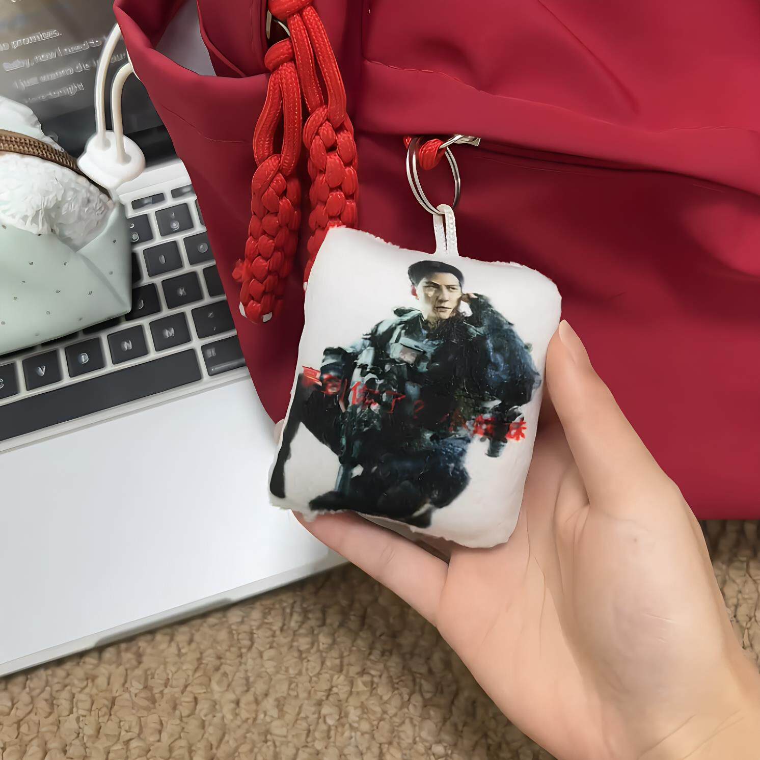 三角洲行动发声玩偶挂件炫酷豪到你了吗威龙玩具书包挂饰钥匙扣