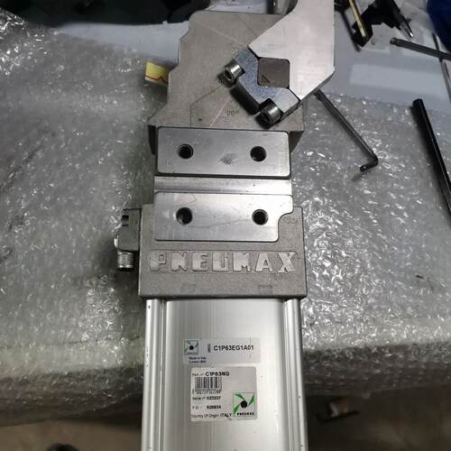 议价C1P63EG1A01 PNEUMAX气动转角缸 工业自动化气动元件维修